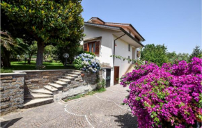 Cozy Home In Anguillara Sabazia With Kitchenette